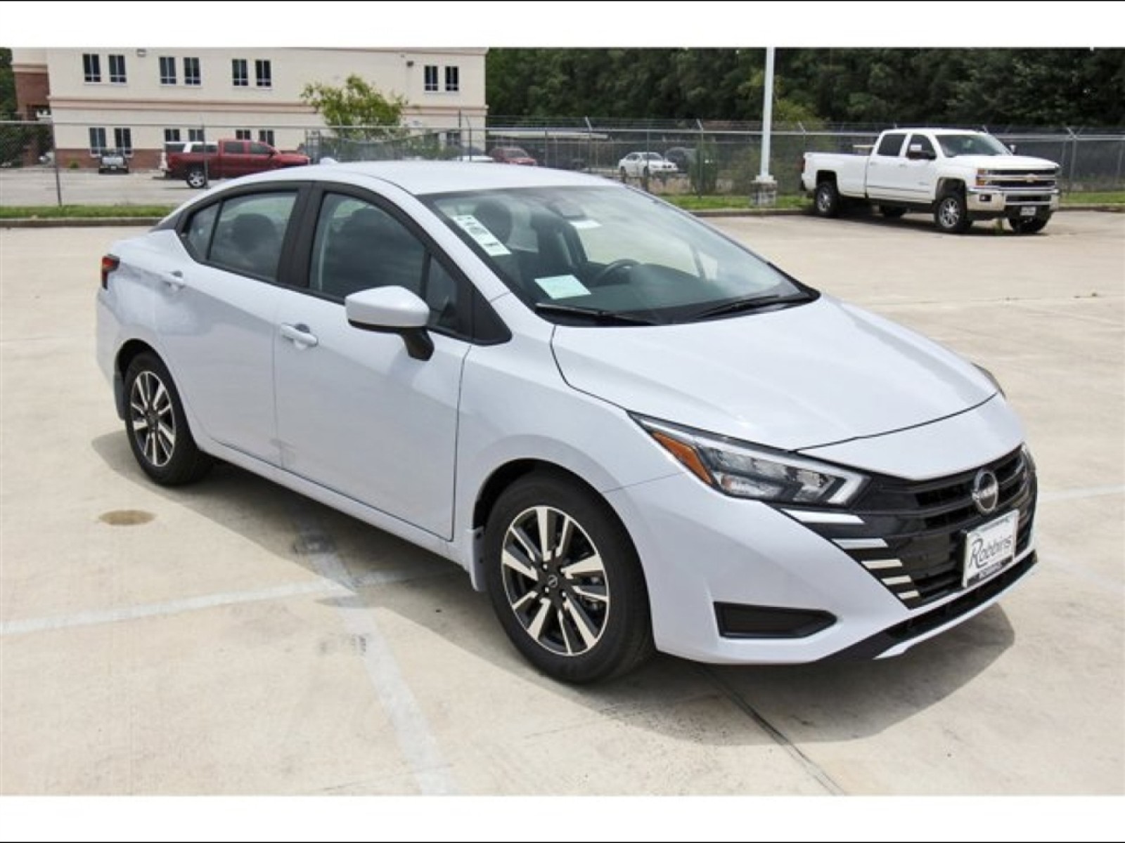 2025 Nissan Versa SV - 5