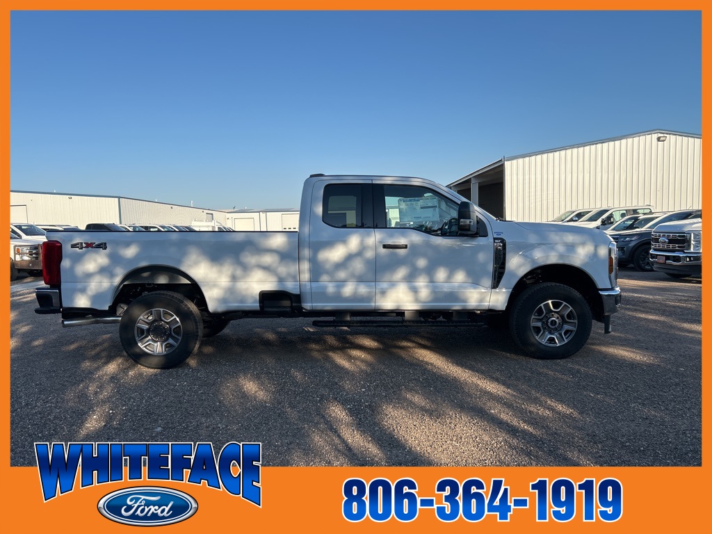 2025 Ford F-350 XLT photo 7