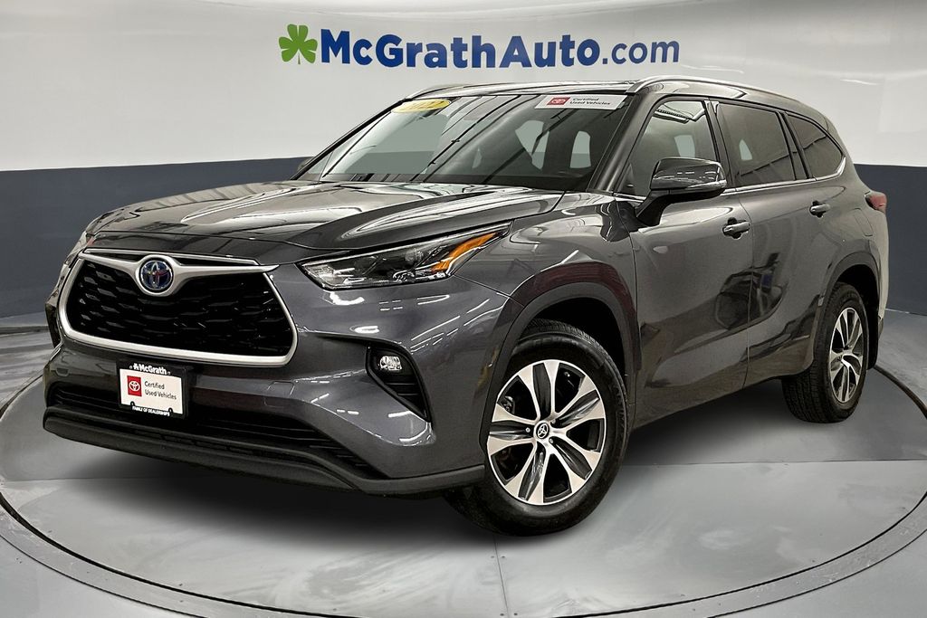 2022 Toyota Highlander Hybrid XLE photo 2