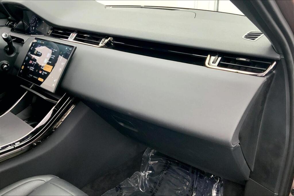 2025 Land Rover Range Rover Evoque Dynamic SE photo 5
