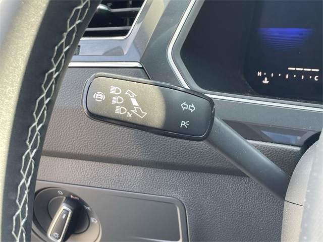2022 Volkswagen Tiguan SE photo 30