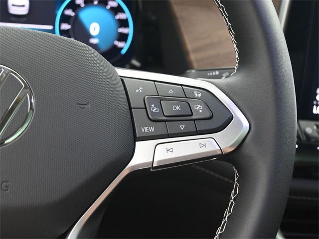 2025 Volkswagen Atlas SE Technology photo 2