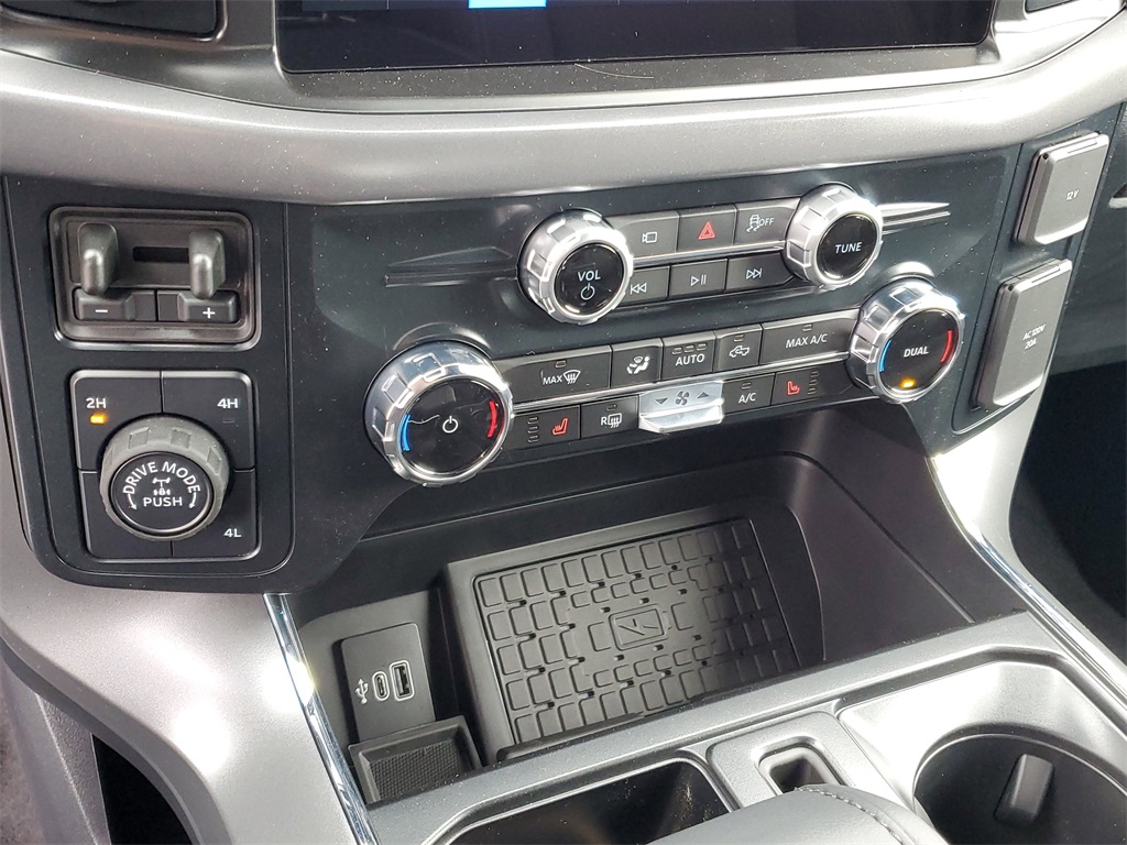 2025 Ford F-150 XLT photo 17