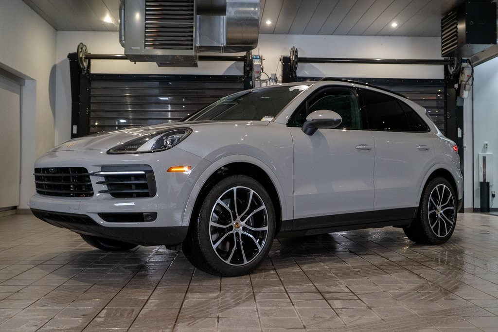2023 Porsche Cayenne Base's photo