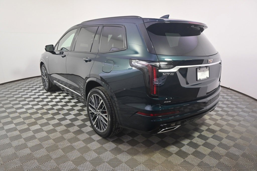 2025 Cadillac XT6 Sport photo 4