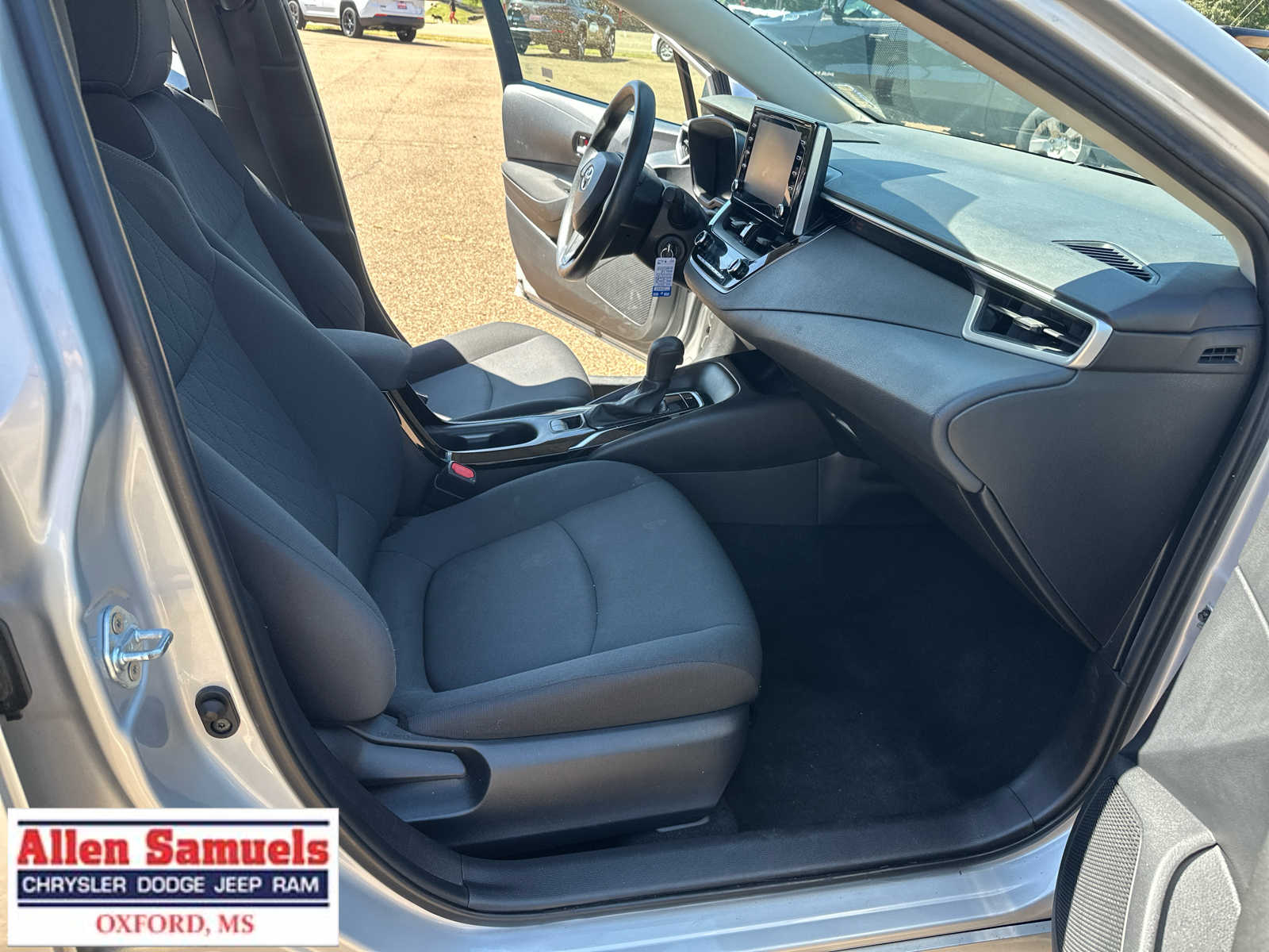 2021 Toyota Corolla LE photo 15