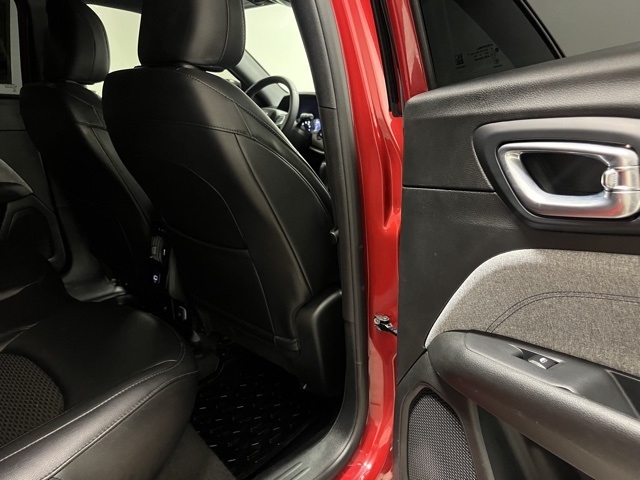 2023 Jeep Compass Latitude photo 14