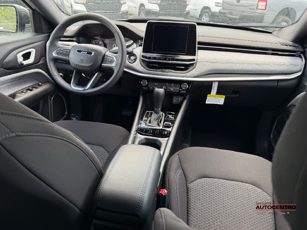 2025 Jeep Compass Sport photo 3