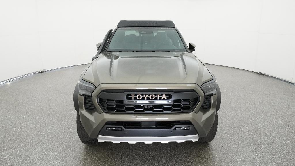 2025 Toyota Tacoma Trailhunter photo 2