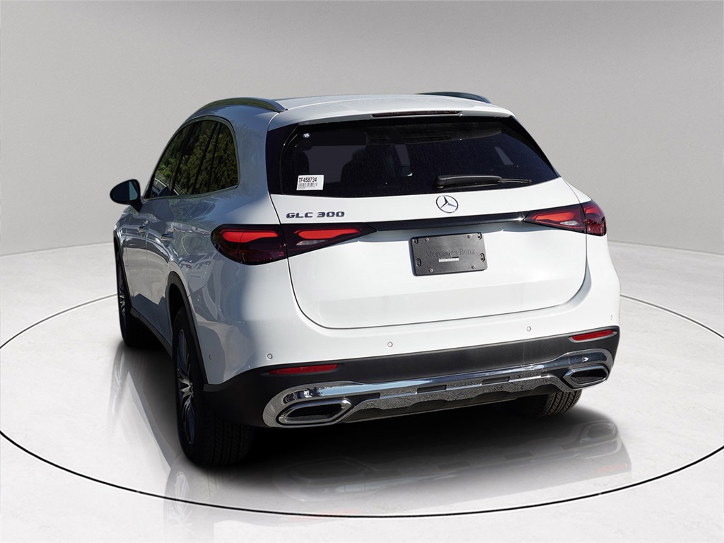 2026 Mercedes Benz GLC 300 photo 4