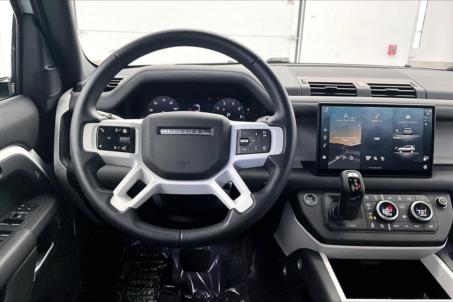 2025 Land Rover Defender S 110 photo 3