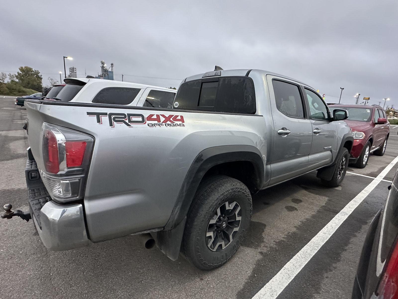 2022 Toyota Tacoma TRD photo 3