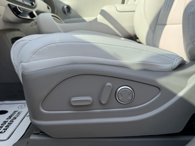 2026 Hyundai Palisade SEL photo 11