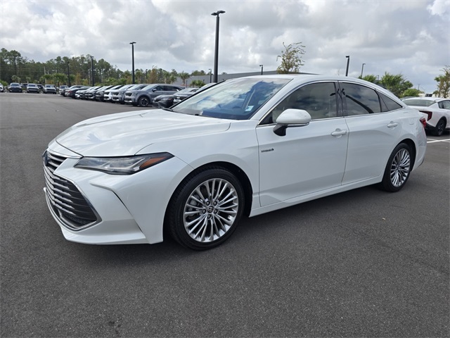 2020 Toyota Avalon Hybrid Limited photo 2