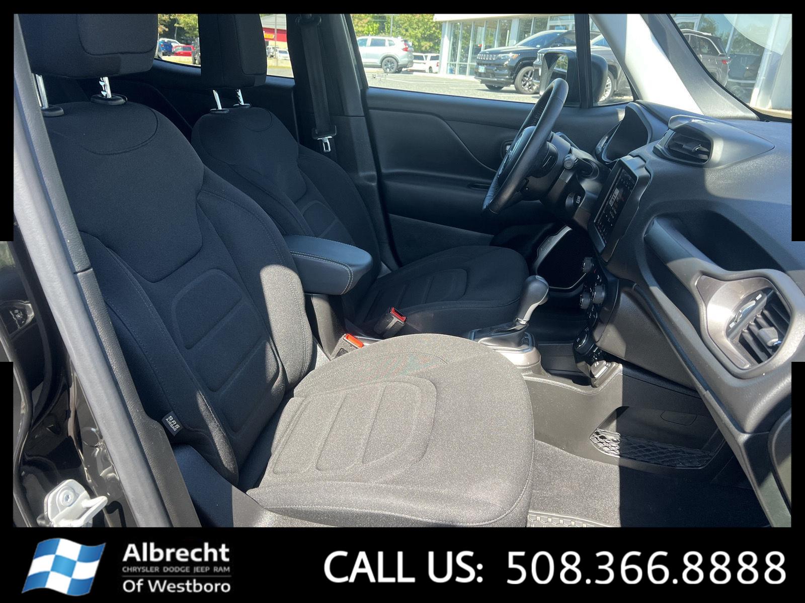 2022 Jeep Renegade Latitude photo 21