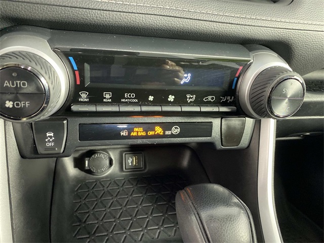 2024 Toyota RAV4 Hybrid LE photo 15
