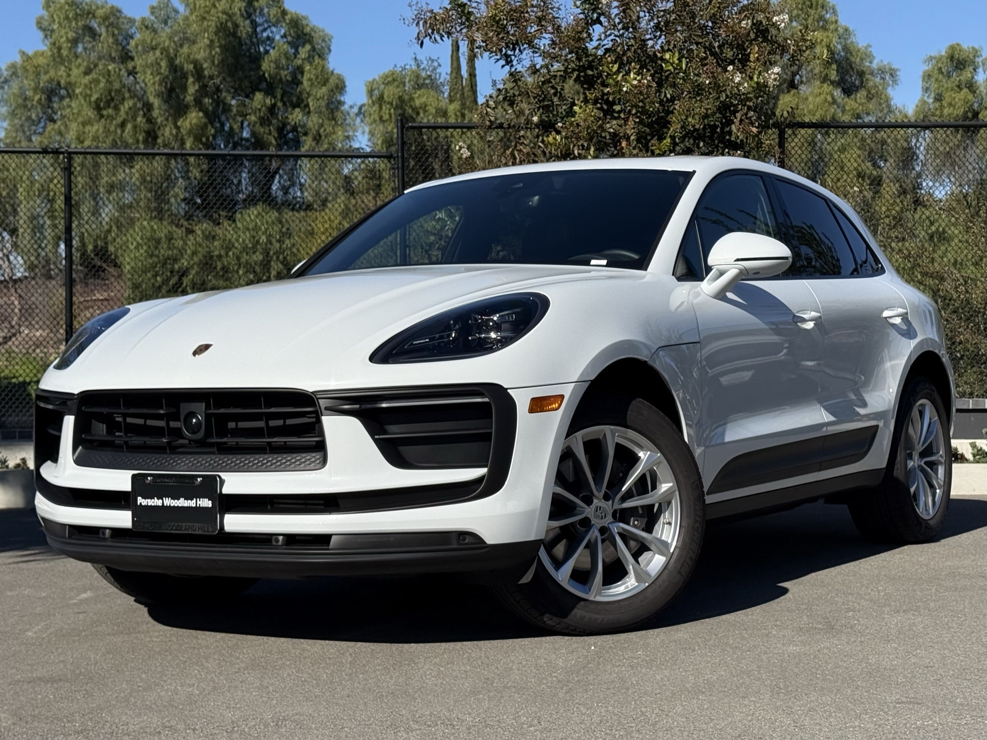 2025 Porsche Macan's photo