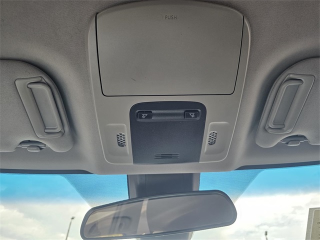 2018 Toyota Camry SE photo 34