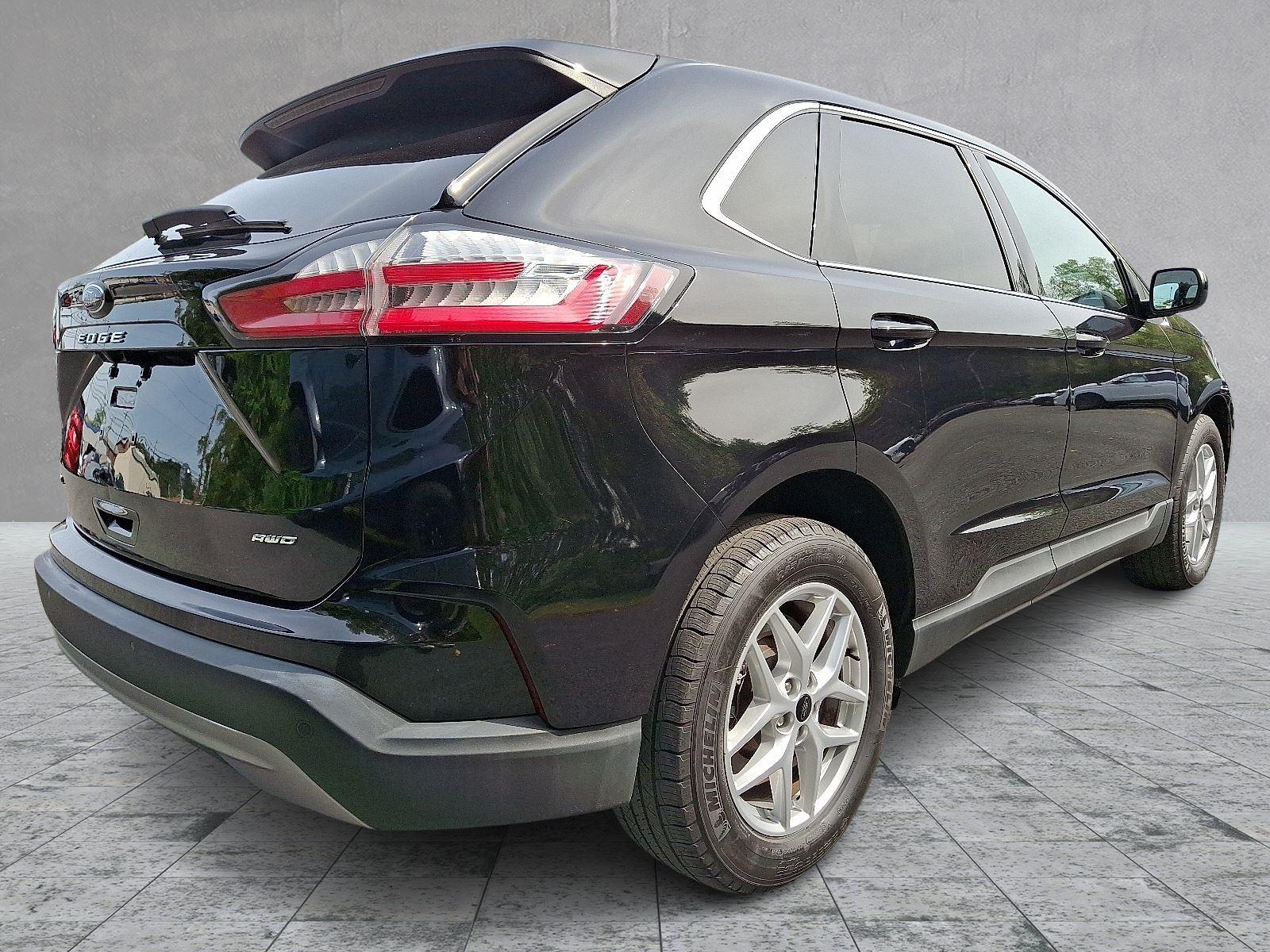 2024 Ford Edge SEL photo 6