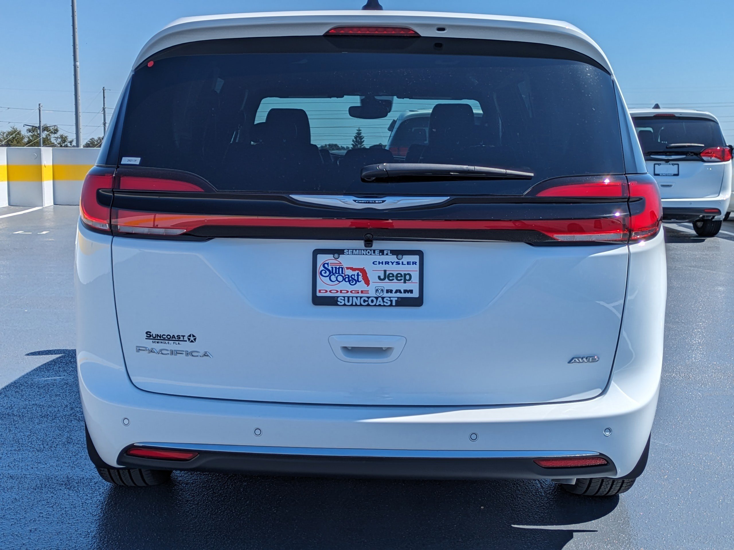 2026 Chrysler Pacifica photo 4