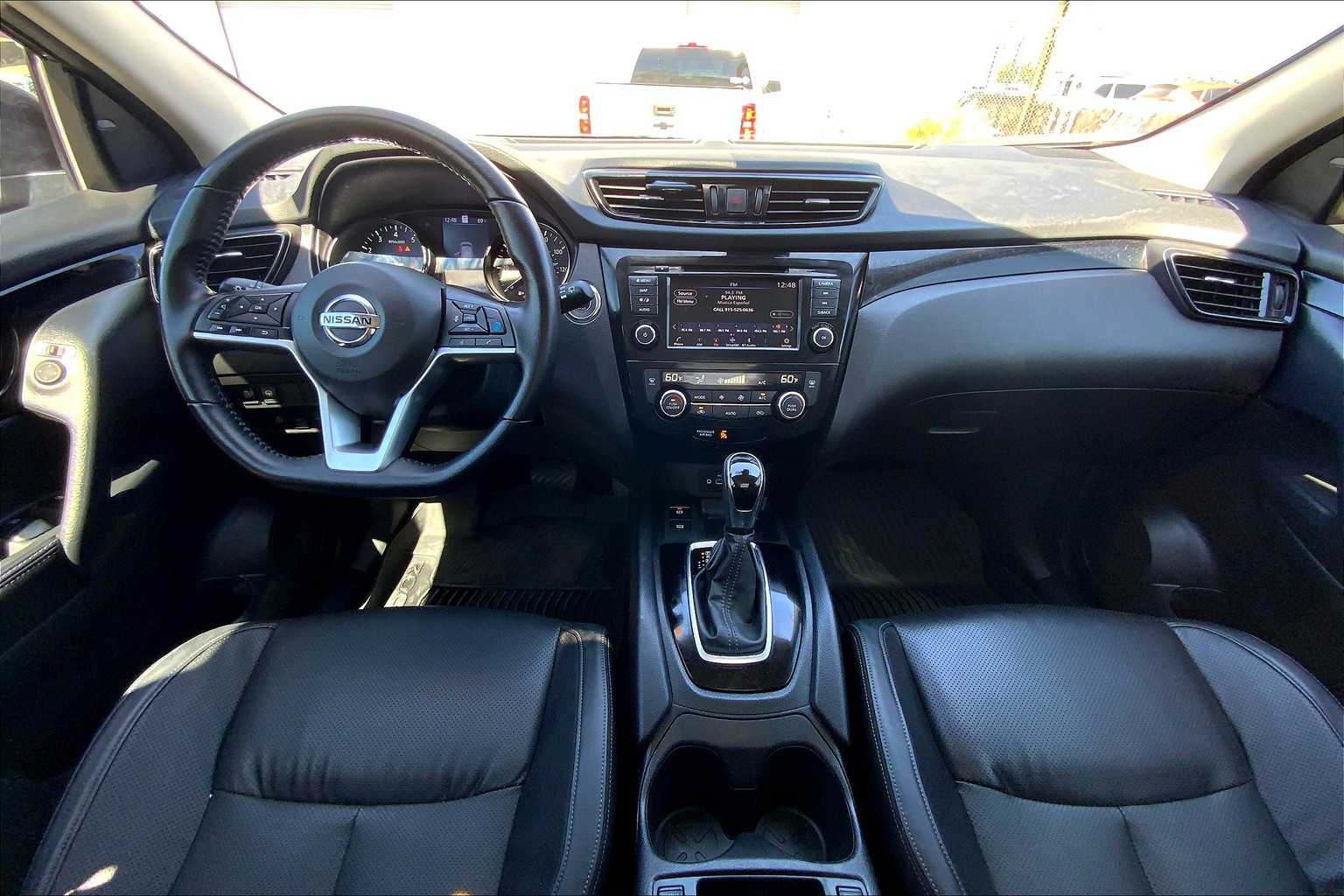 2022 Nissan Rogue Sport SL photo 12