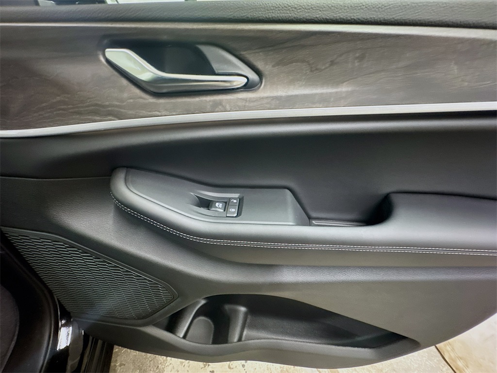 2025 Jeep Grand Cherokee Limited photo 28