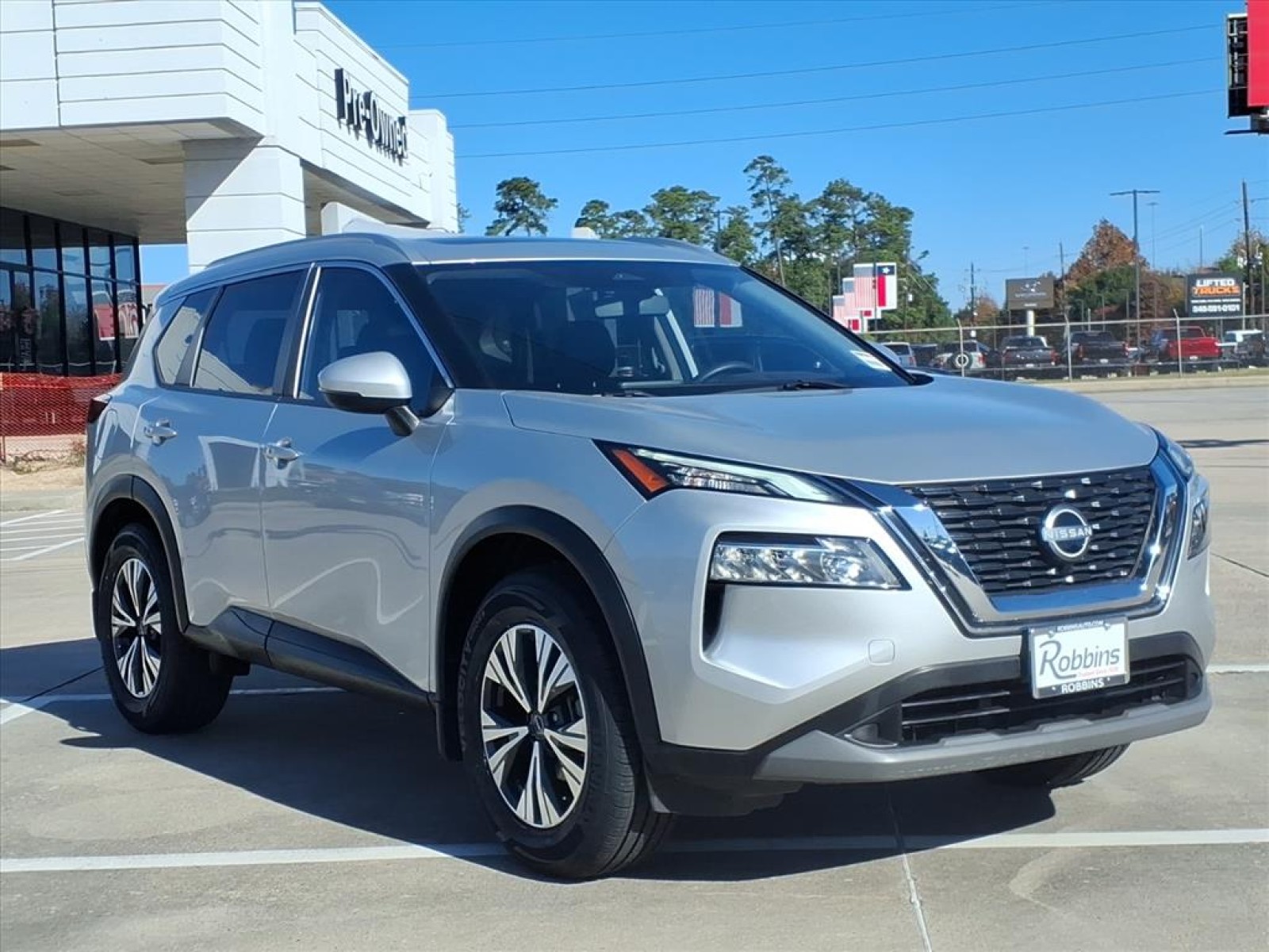 2022 Nissan Rogue SV Silver at Robbins Nissan