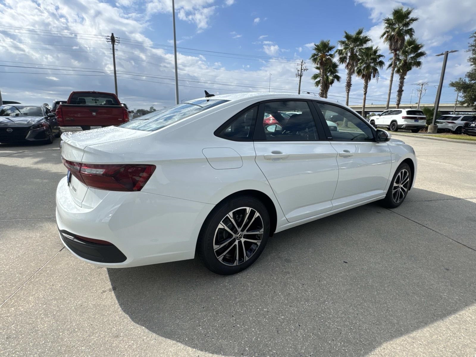 2026 Volkswagen Jetta 1.5T Sport photo 4