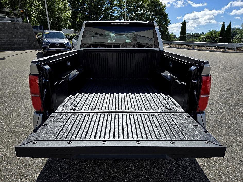 2025 Toyota Tacoma SR5 photo 15