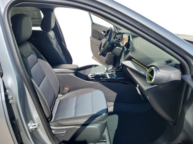 2025 Chevrolet Trax LT photo 25