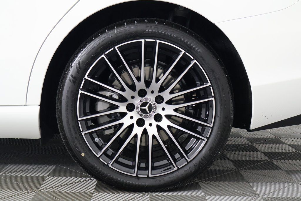 2025 Mercedes Benz C 300 photo 7