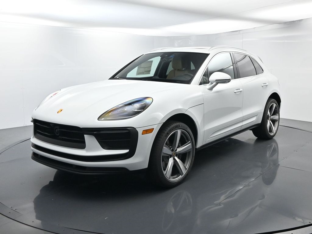 2026 Porsche Macan T photo 25