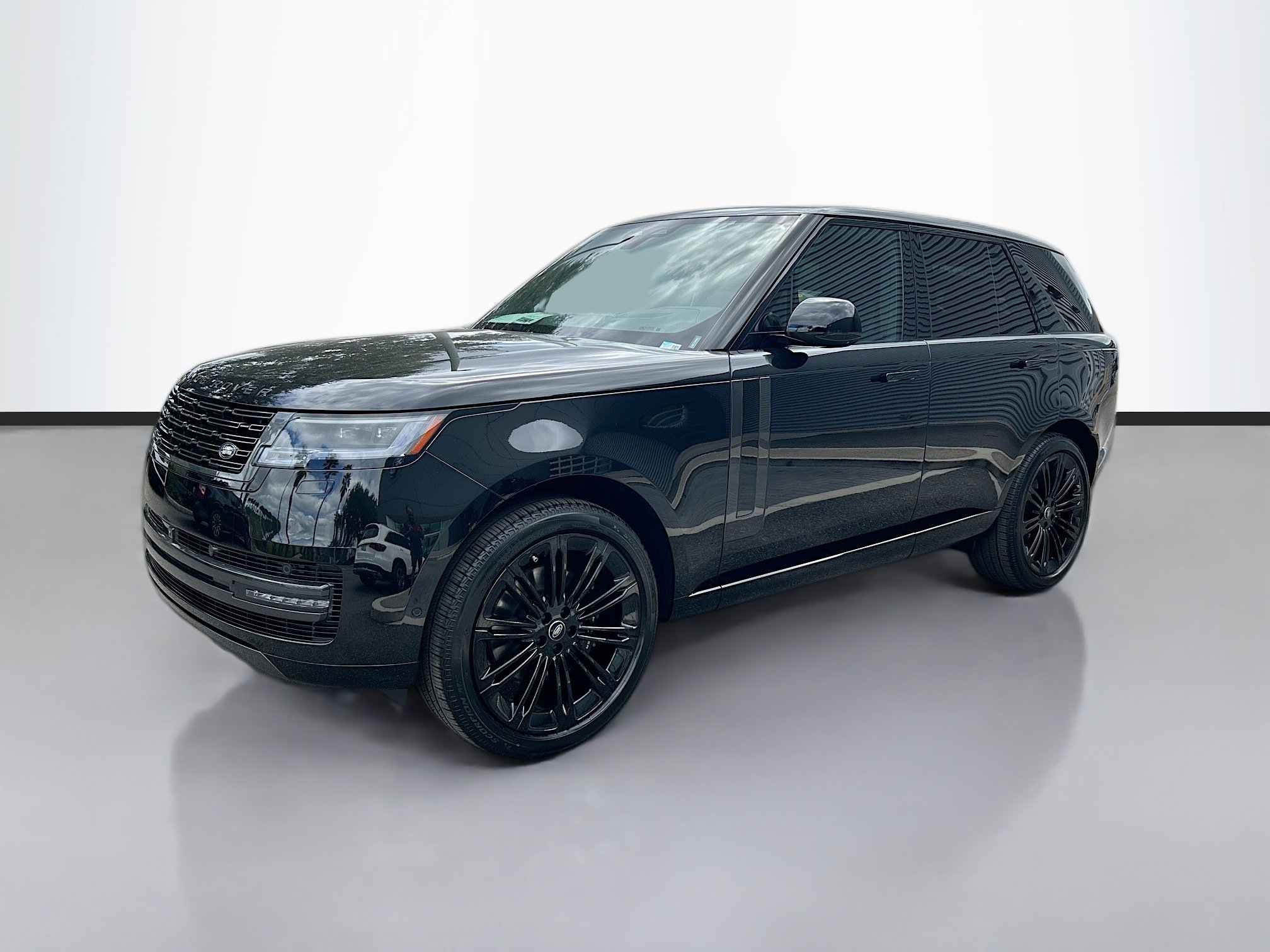 2025 Land Rover Range Rover SE's photo
