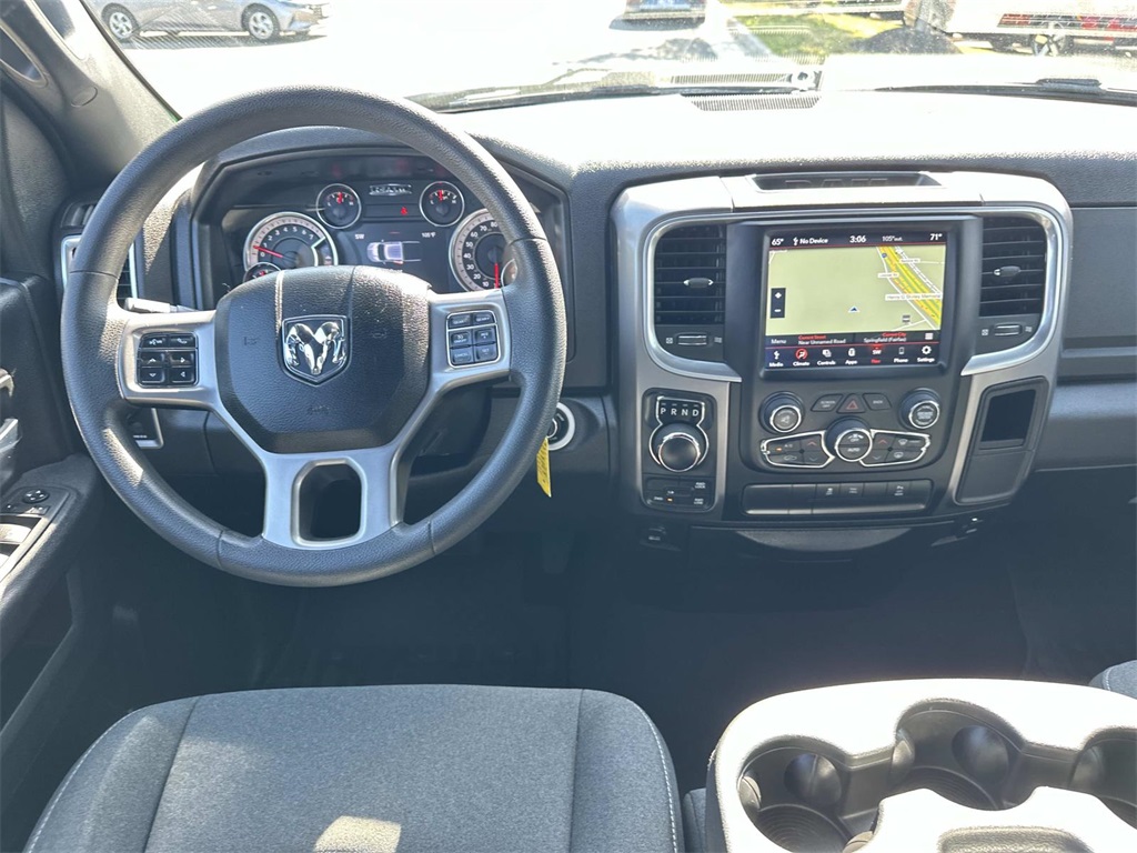 2022 Ram 1500 Classic Warlock photo 16