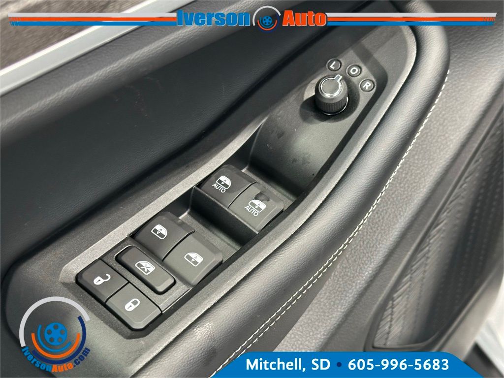 2025 Jeep Grand Cherokee Limited photo 4