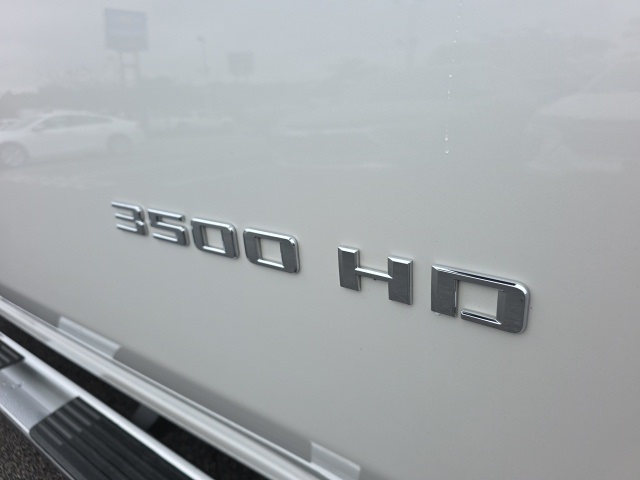 2021 Chevrolet Silverado 3500HD High Country photo 10