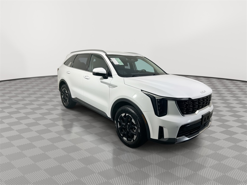 2024 Kia Sorento S photo 2
