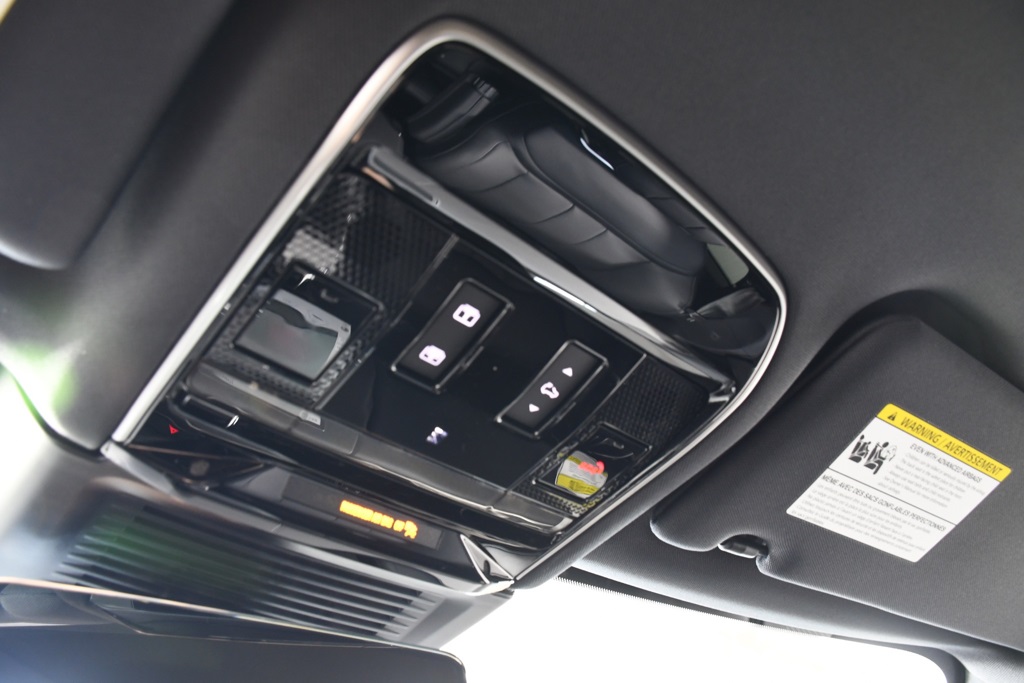 2025 Land Rover Range Rover SE photo 31