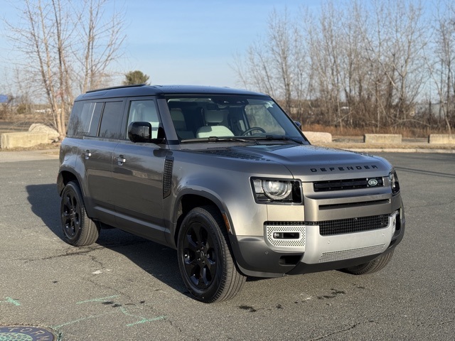 2025 Land Rover Defender 110 S photo 7