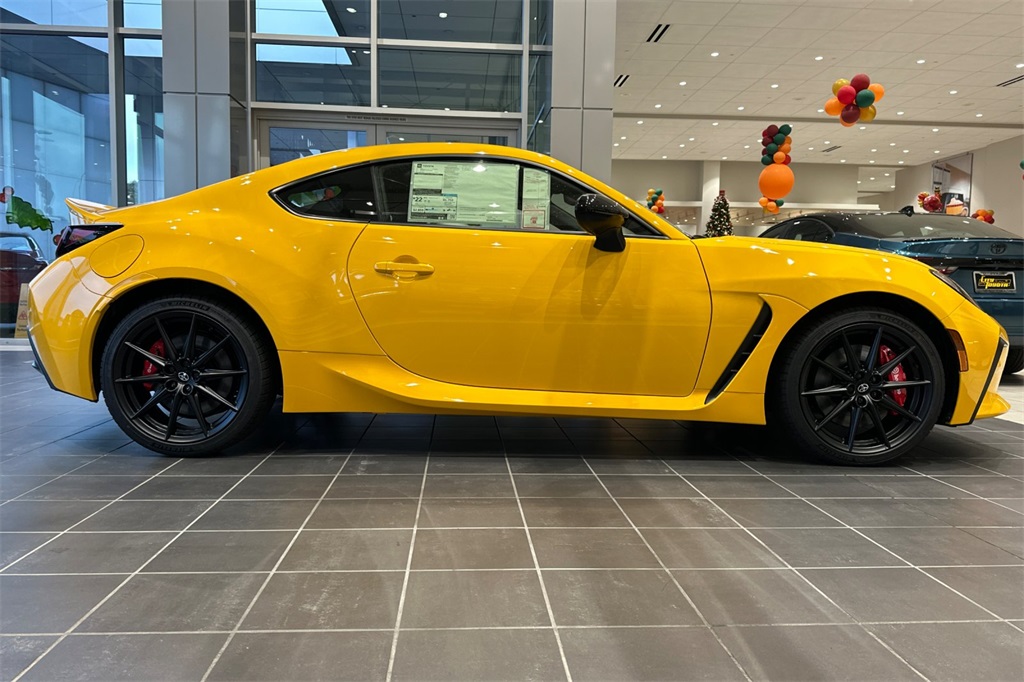 2026 Toyota GR86 Yuzu photo 3