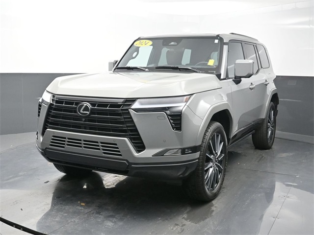 2024 Lexus GX Luxury's photo