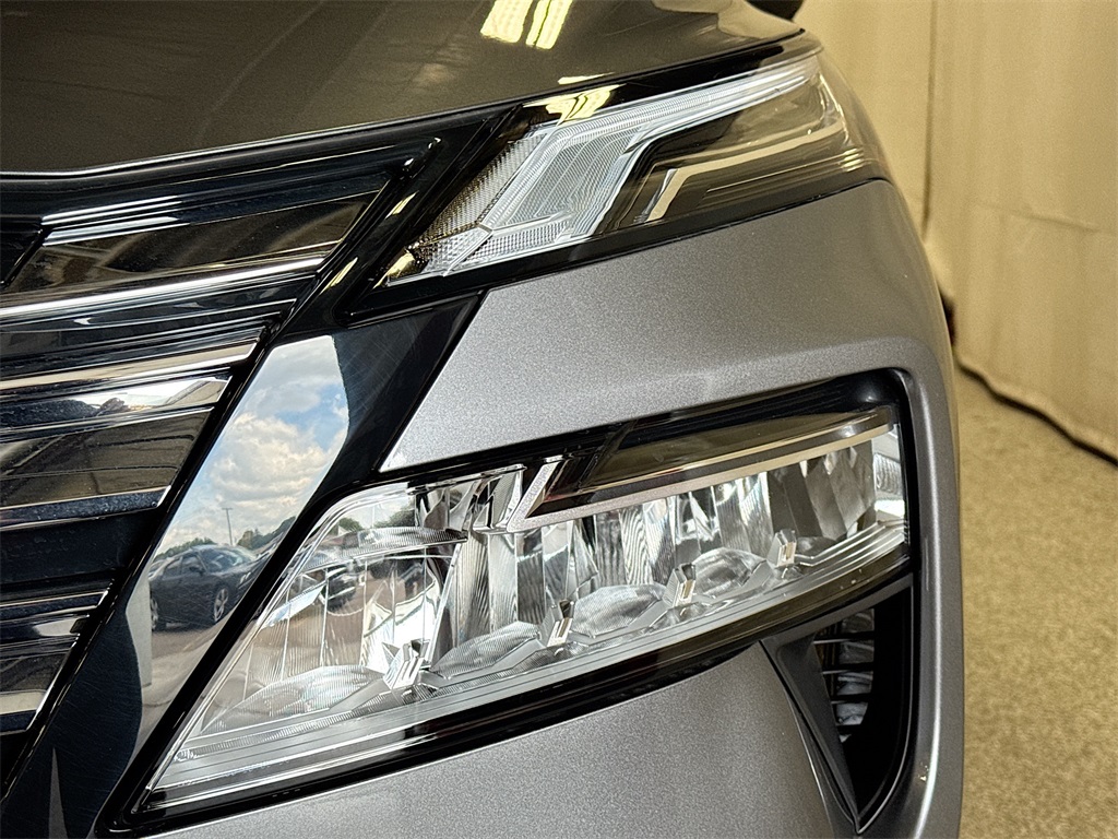 2026 Nissan Rogue Platinum photo 19