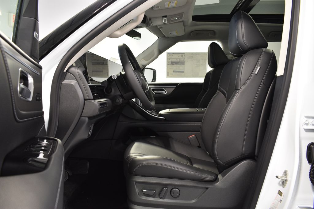 2026 Infiniti QX80 Pure photo 9