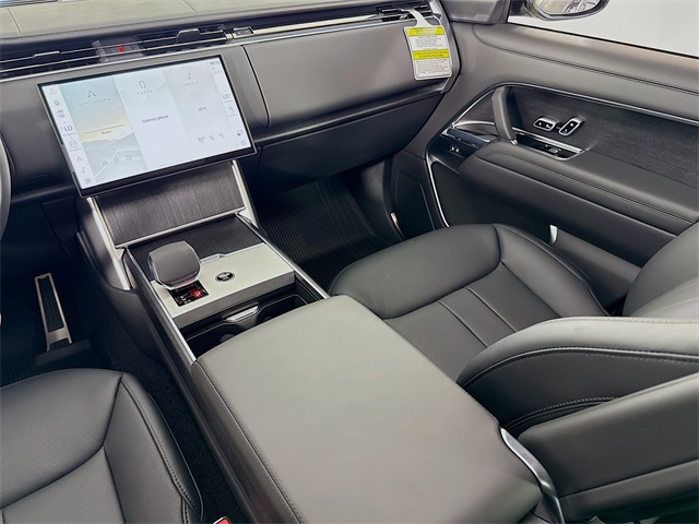 2025 Land Rover Range Rover SE photo 24
