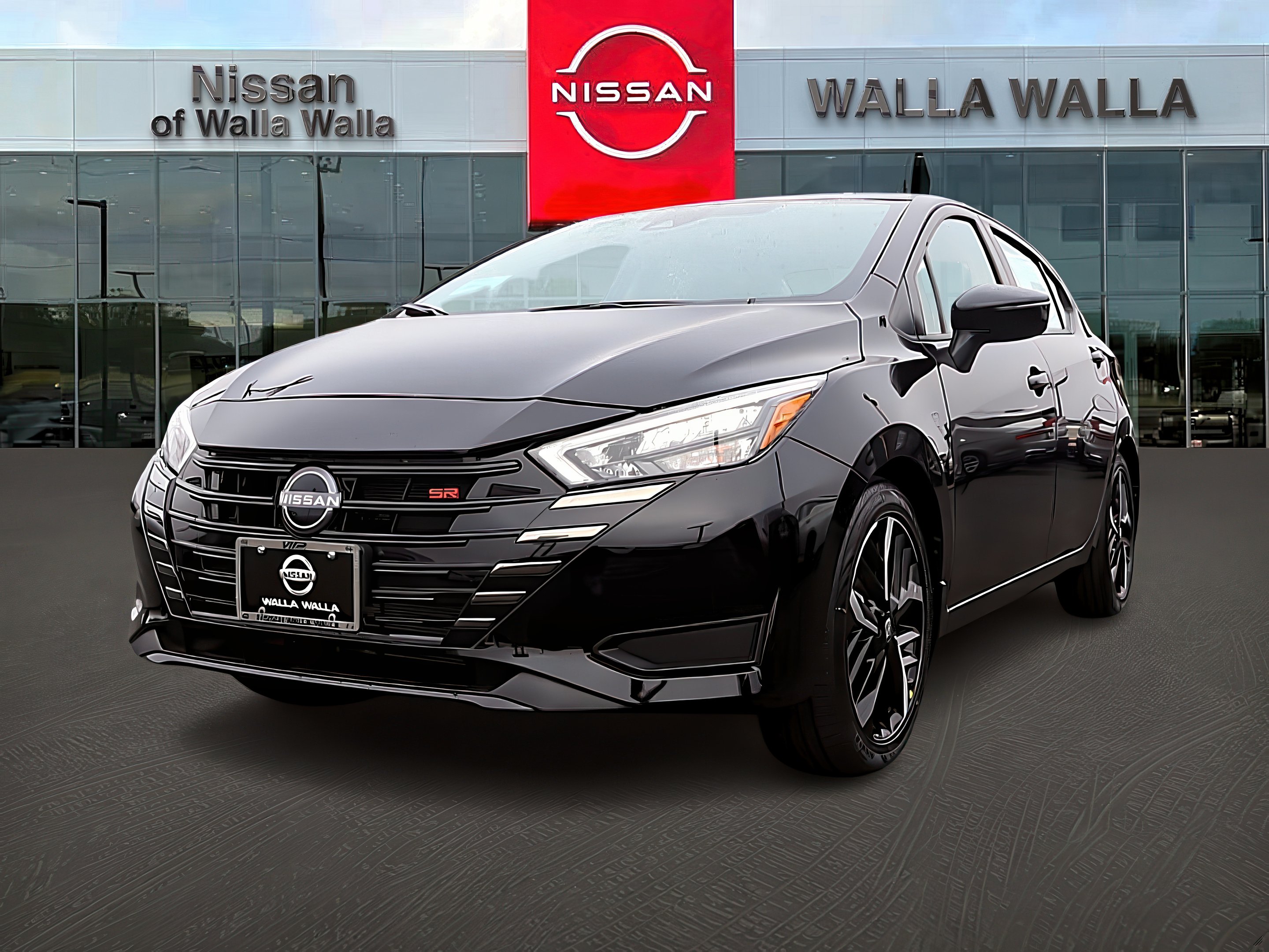 2025 Nissan Versa SR photo 3