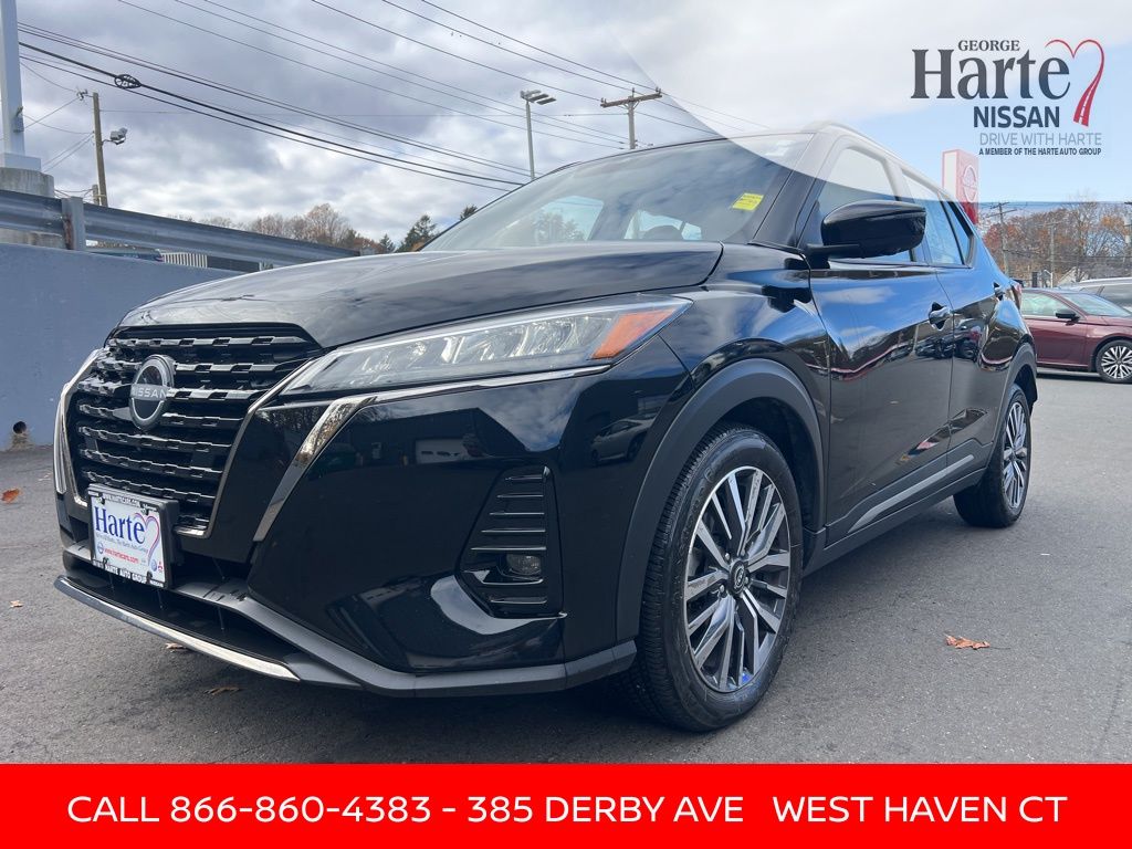 2024 Nissan Kicks SR's photo