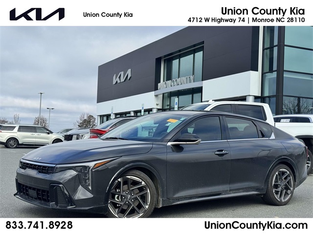 2025 Kia K4 GT-Line's photo