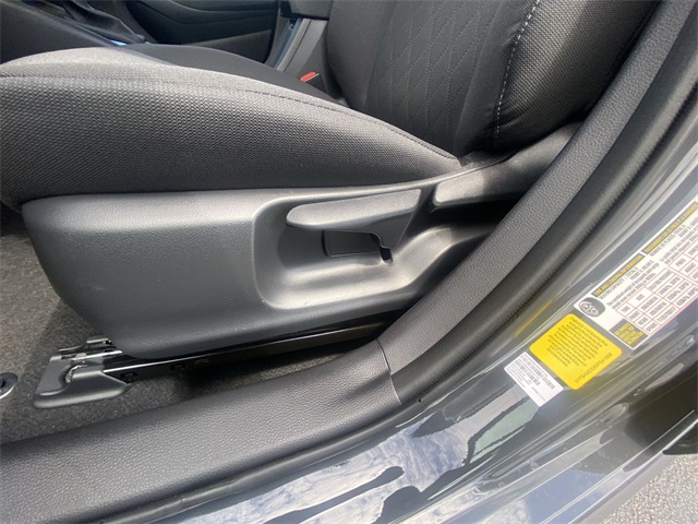 2025 Toyota Corolla LE photo 13