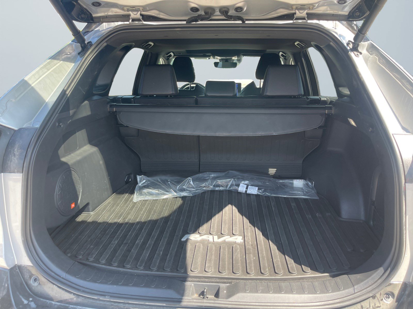 2024 Toyota RAV4 Hybrid XSE photo 14