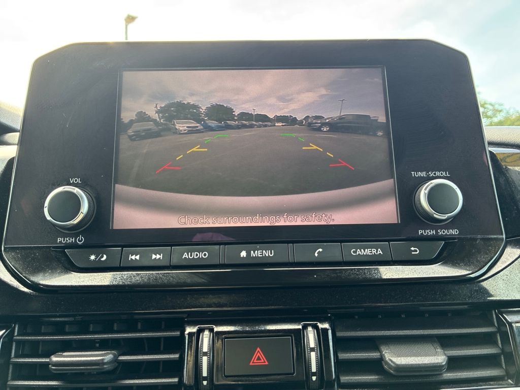 2022 Nissan Pathfinder SV photo 16